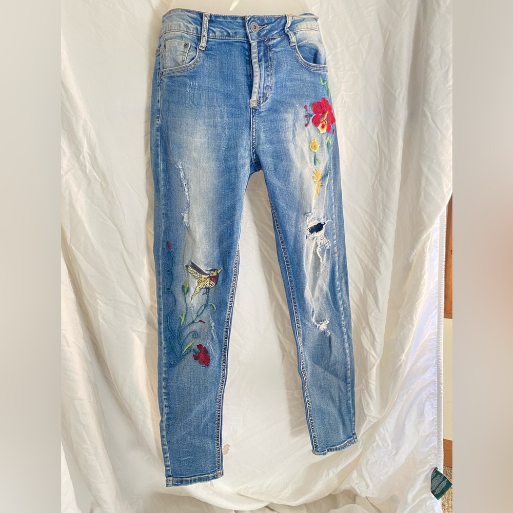 Embroidered Jeans US size 6